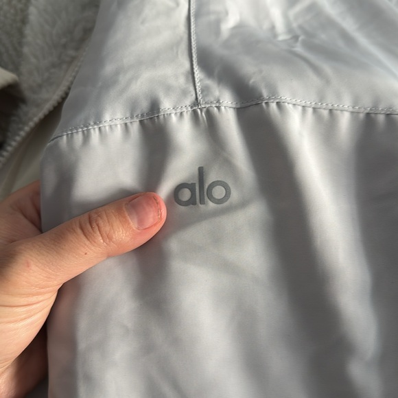 ALO Reversible jacket - Picture 8 of 14